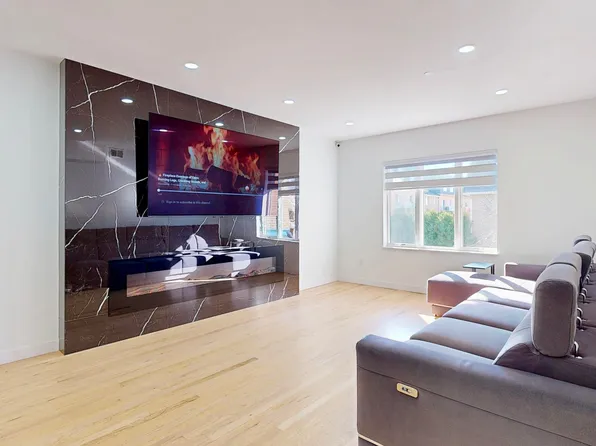 1940 Bergen Avenue image 7 of 42