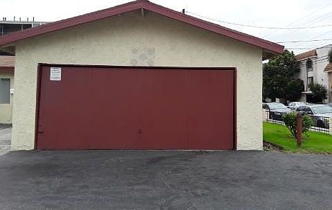 2nd image of 13620 Doty Ave