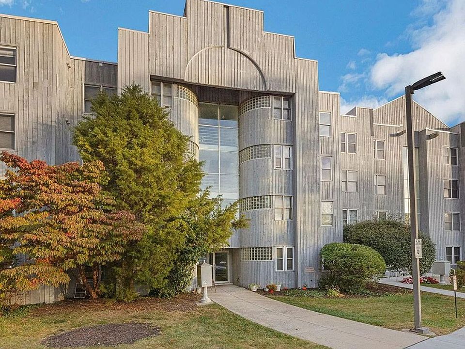 1st image of 5205 Le Parc Dr APT 8