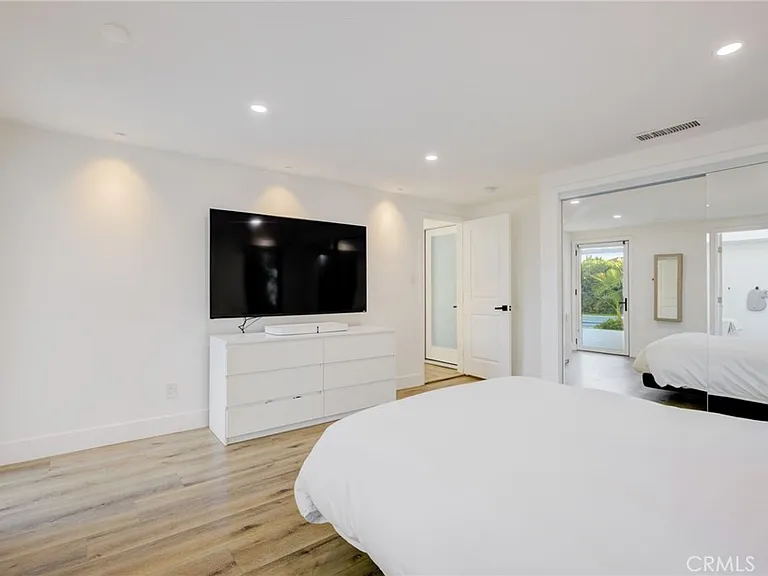 8161 Encino Ave — Photo 44