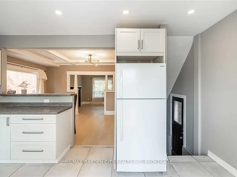 96 Beechwood Ave — Photo 18