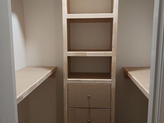 5th image of 213 Crest Circle Dr