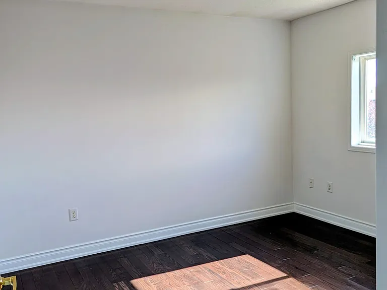152 Madelaine Dr #UPPER — Photo 8