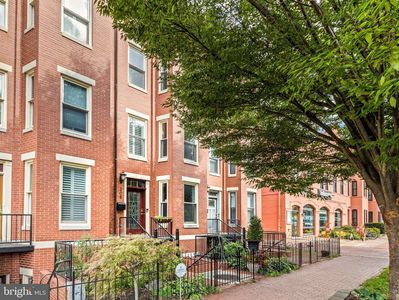 208 D St SE, Washington, DC, 20003