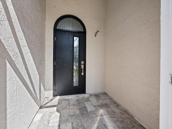 3rd image of 160 NE Twylite Terrace