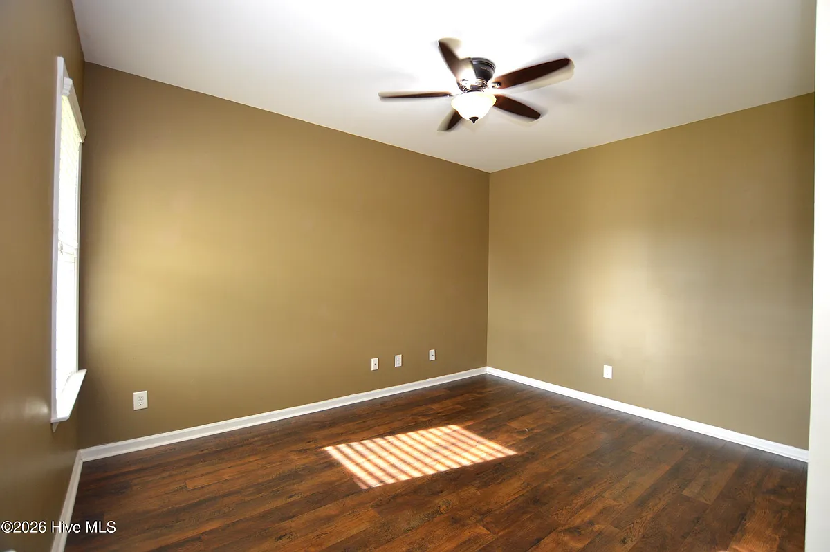 Building Photo - 919 Stagecoach Dr