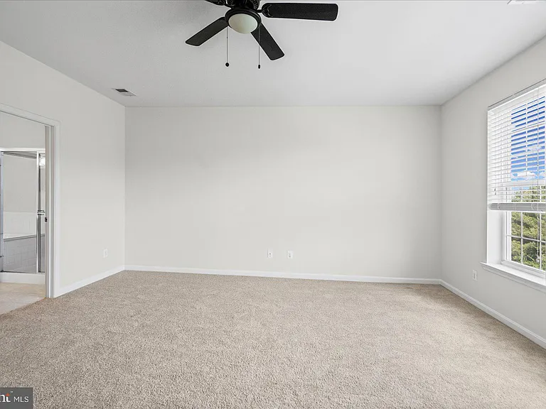 1670 Mohegan Dr #B — Photo 19