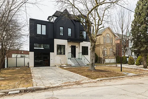 1002 Spadina Rd Photo 1
