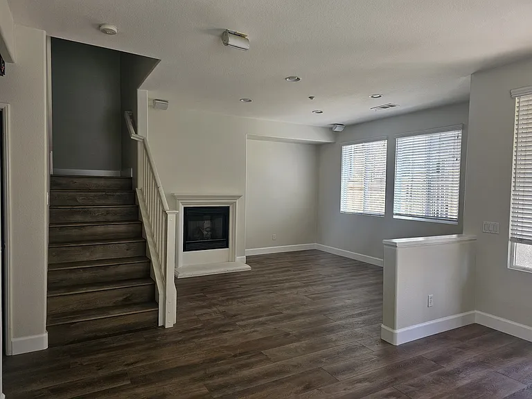 10482 Hollingsworth Way #189 — Photo 3