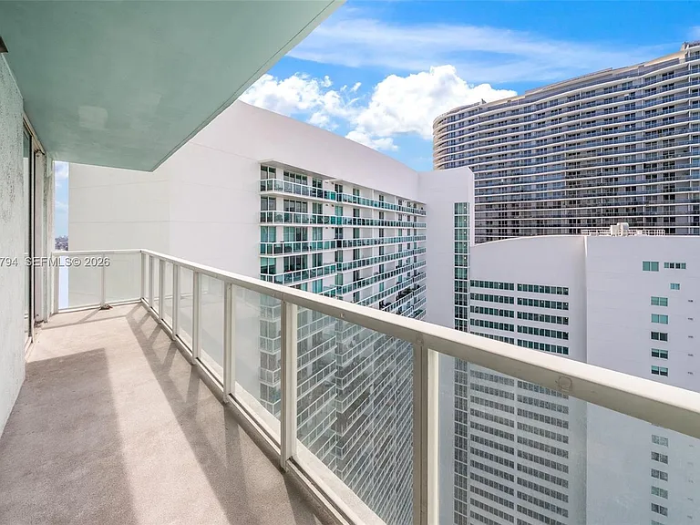 1900 N Bayshore Dr #3707 — Photo 4