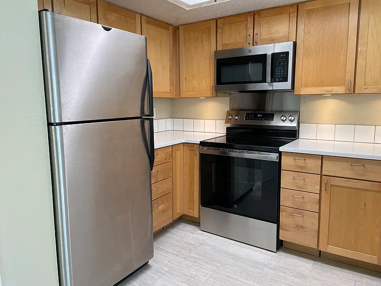 6076 Gunbarrel Ave #E — Photo 2