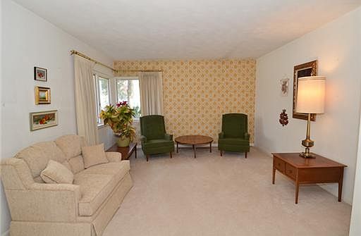 5th image of 1244 Black Oak Dr