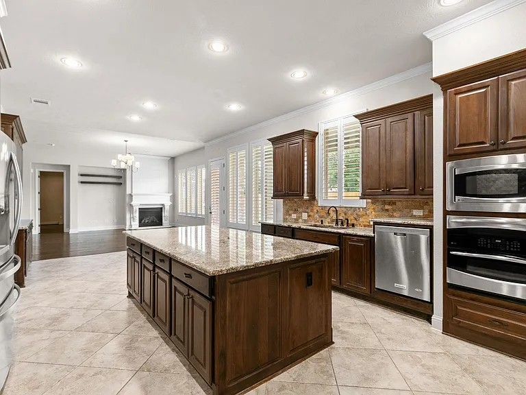 18900 N Bee Cave Springs Cir — Photo 19