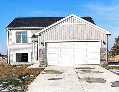 366 Douglas Dr, Liberty Center, OH, 43532