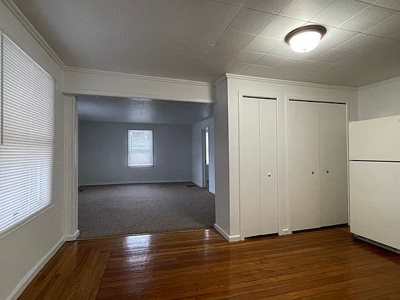 5th image of 302 N Bristol Almont Vlg #1