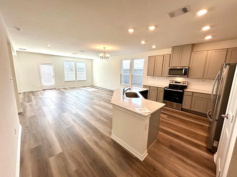 15352 Electra Cir — Photo 3