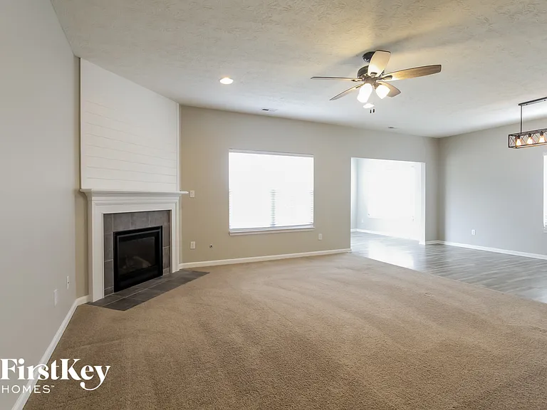 403 Tracewood Bnd — Photo 3