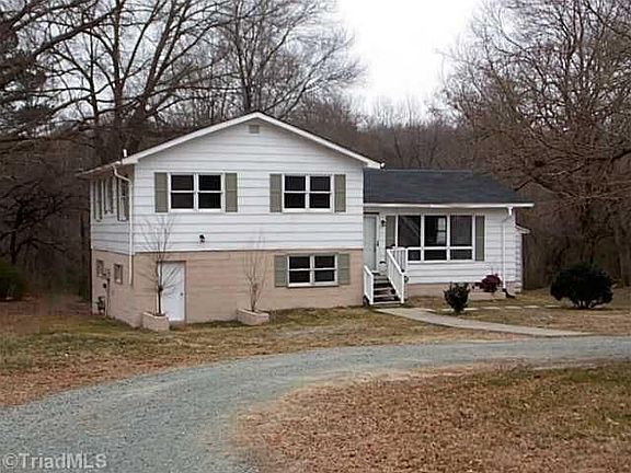 2nd image of 825 Ross St