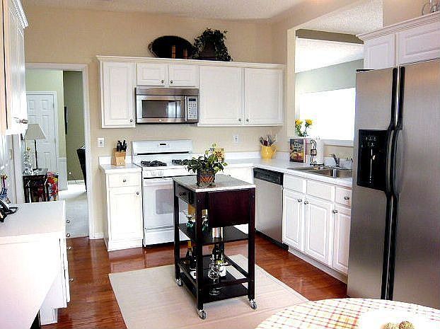 2nd image of 623 Lullingstone Dr SE