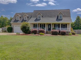 544 Spring Haven Dr, Randleman, NC 27317