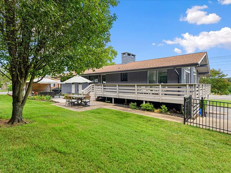 813 N Cedar Bluff Rd — Photo 41