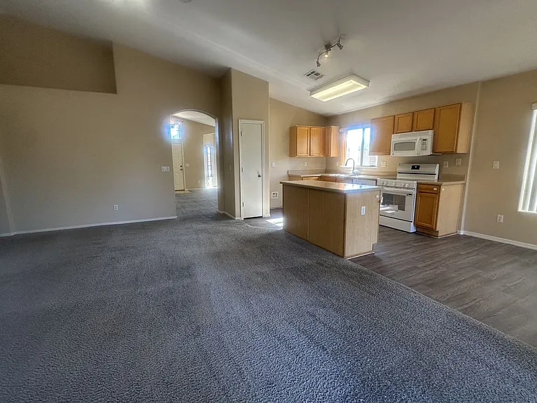 3285 E Ford Ave — Photo 10