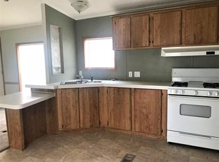 25 S Hill Dr, Linden, MI 48451