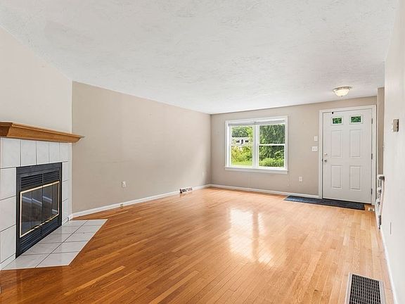 5th image of 145 South St APT 6