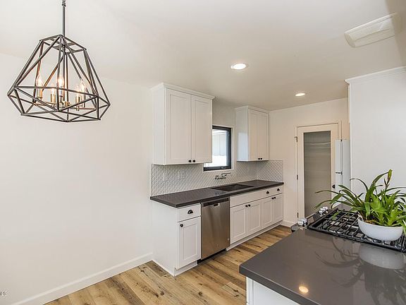 4th image of 8125 Bianca Ave