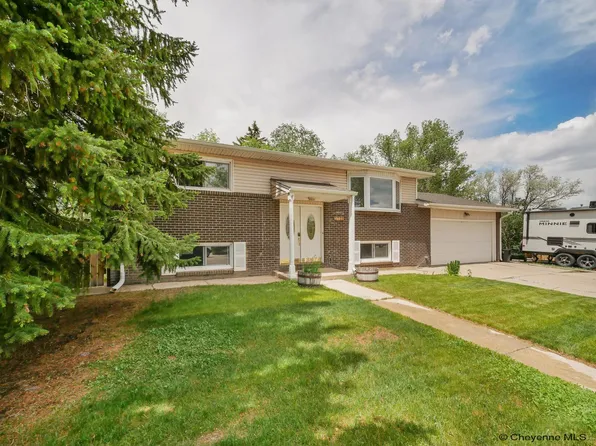 1722 S 17th St, Laramie, WY 82070