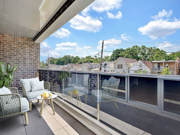 5th image of 2928 W Medill Ave #508