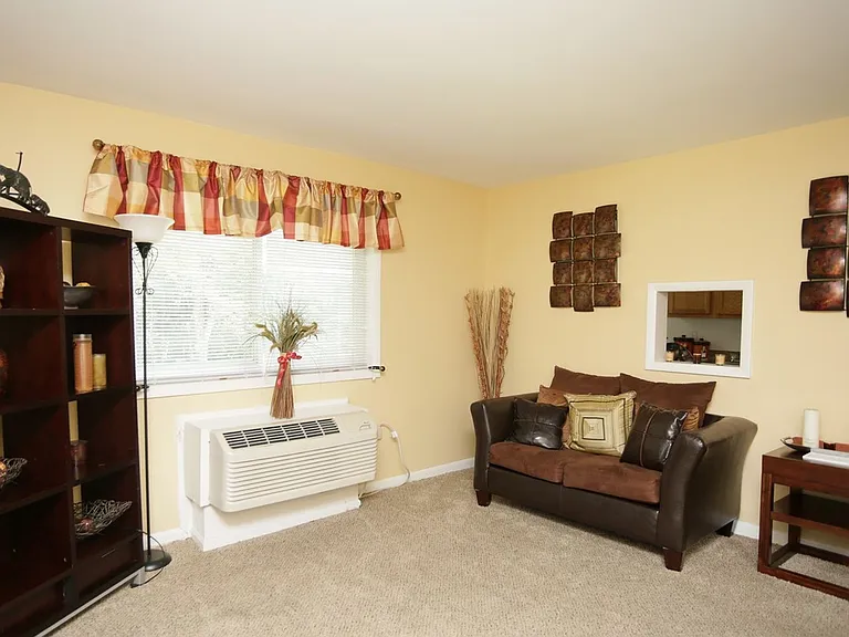 4103 Stokes Dr — Photo 2