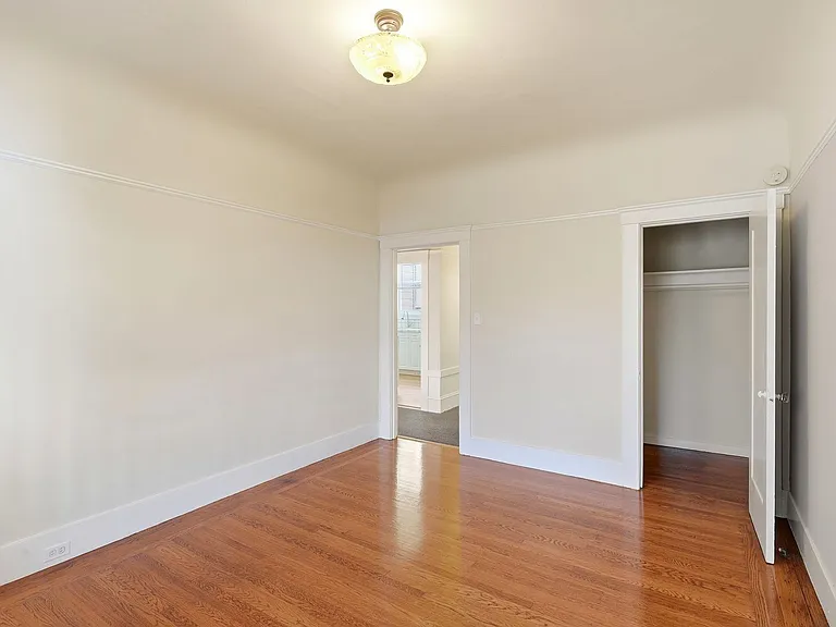 380 29th St #2 — Photo 36