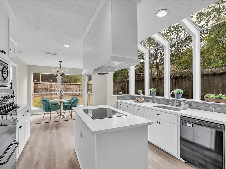 8206 Debbie Gay Dr — Photo 17