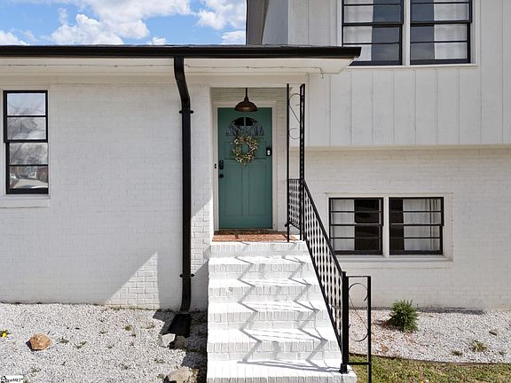 4th image of 508 American Legion Rd