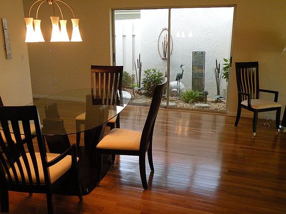 Dining & Garden View