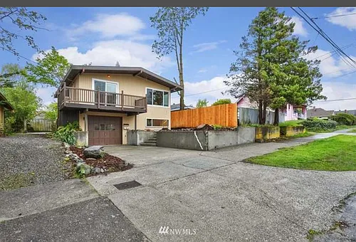 1239 8th St Photo 1