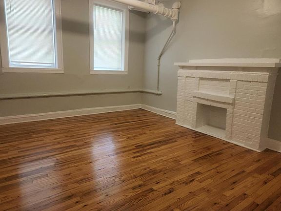 4th image of 4930 N Spaulding Ave #B