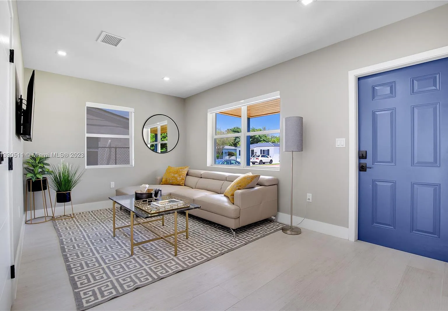 3 bed, 1650 sqft, $6,900 — Photo 2