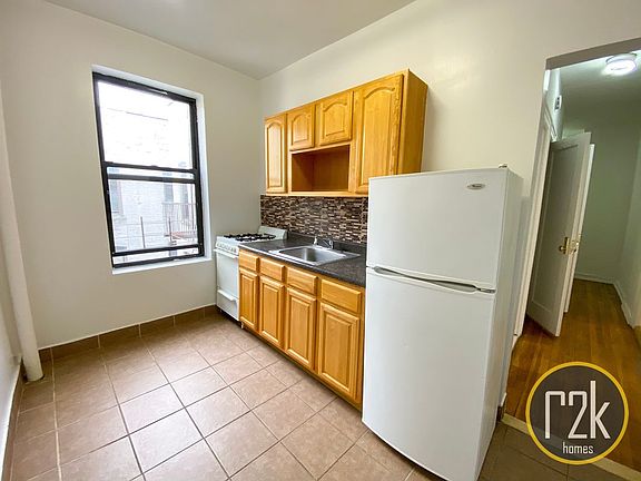 2nd image of 3923 58th St APT D3