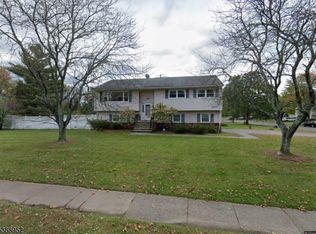 1071 Vail Rd, Parsippany, NJ 07054