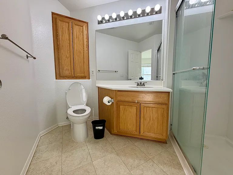 2nd bedroom bathroom