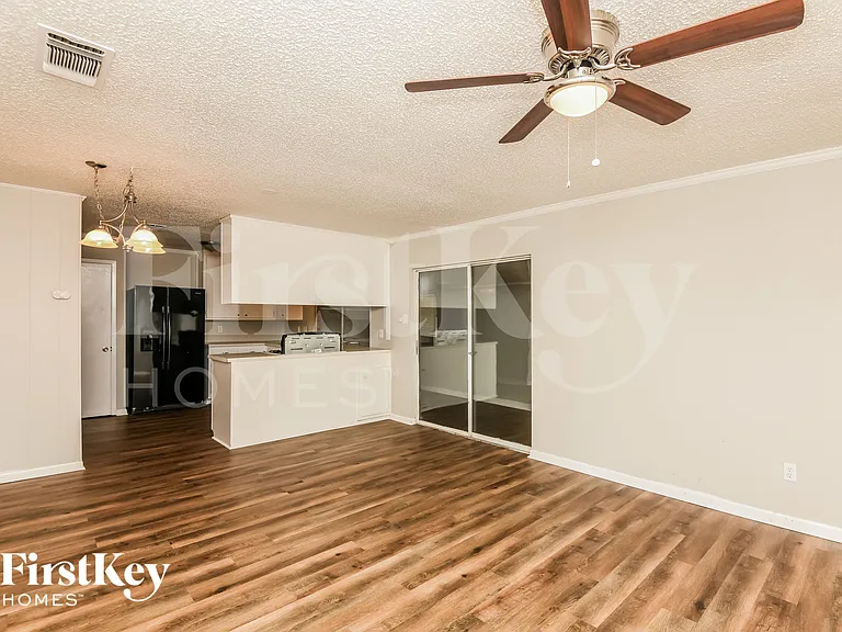 244 E Malone Ave — Photo 6