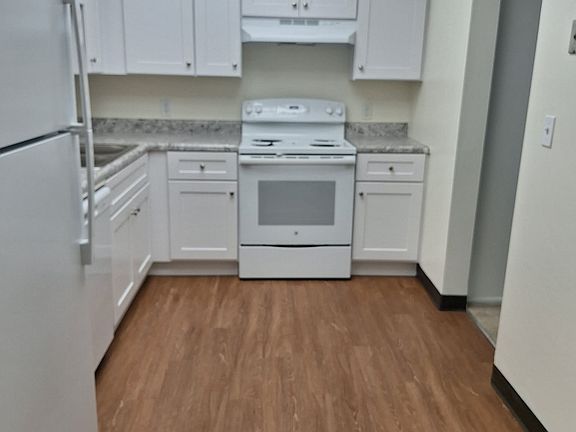 2nd image of 3400 Woodstone Dr W #C774d7477