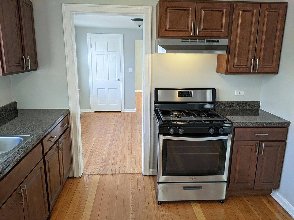 Brand new gas stove and range hood