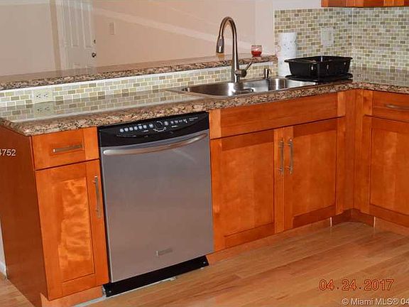 5th image of 10101 W Sunrise Blvd APT 103