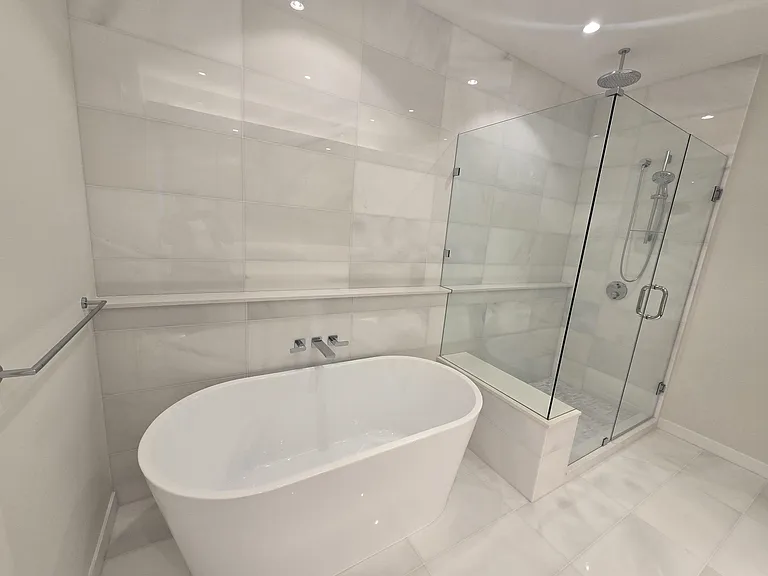 128 W 15th St #2202 — Photo 37