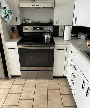 3rd image of 4054 Exeter Dr #C