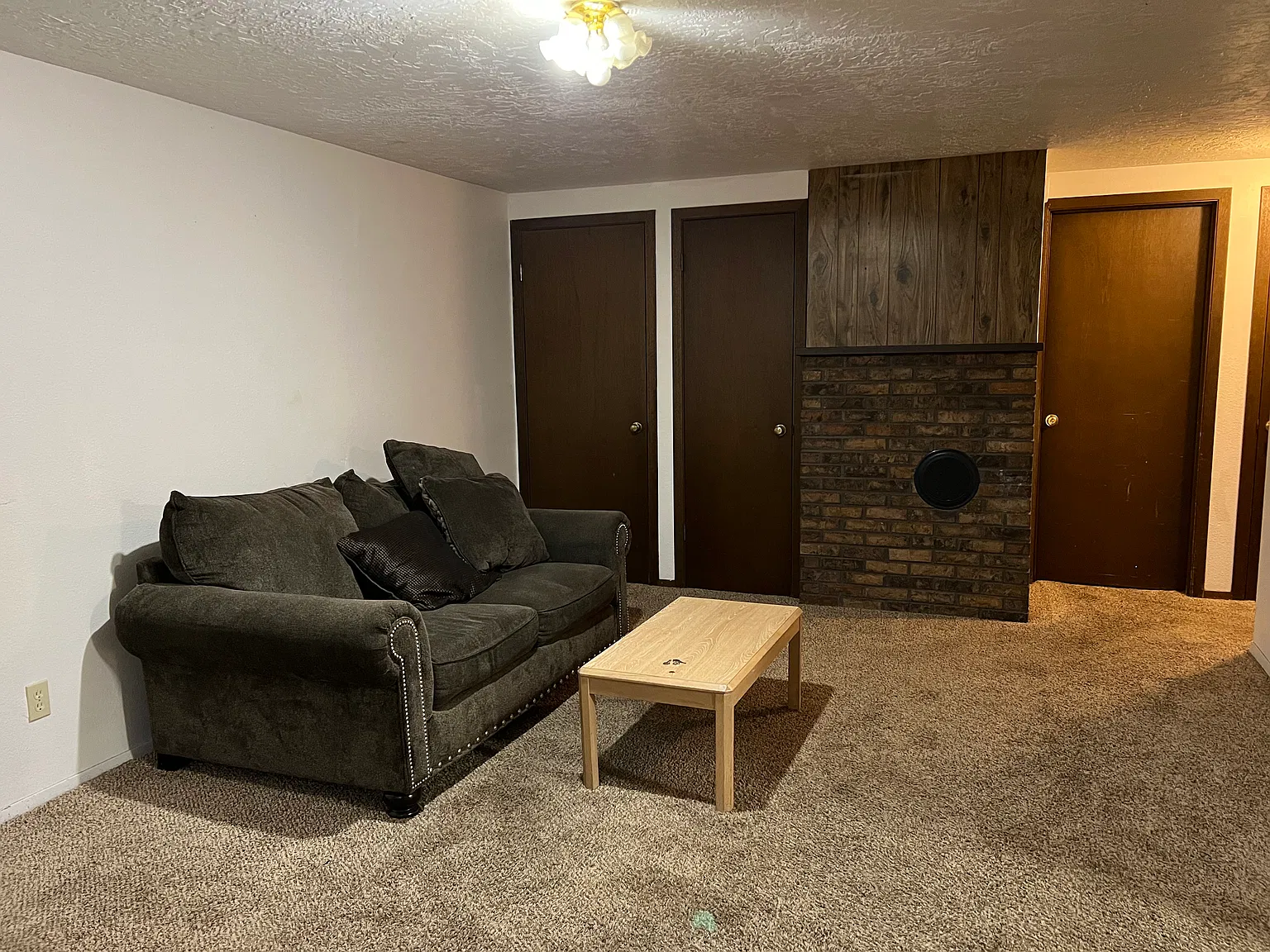 3 bed, 1000 sqft, $1,150 — Photo 3