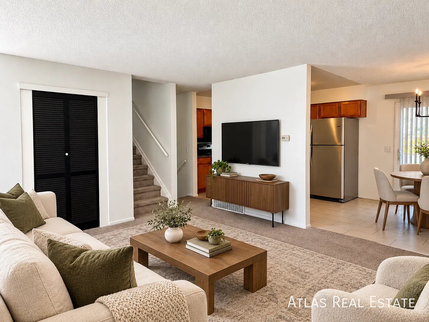 Now Available! Beautiful 3 Bedroom Home In Se Denver With Washer/Dryer, Long Driveway, Large Back... — Photo 1